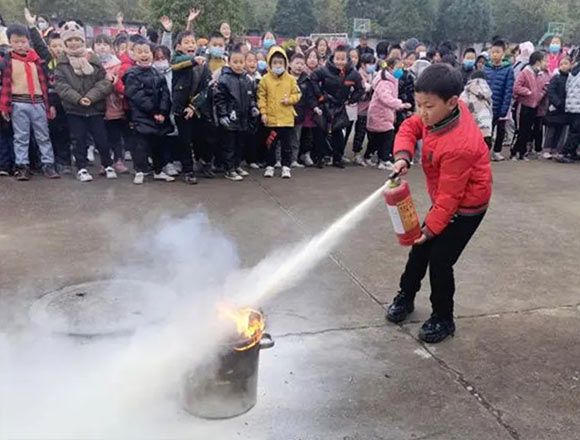 做到“七不 一斷”杜絕學(xué)?；鸹?/>
                                                                </div>
                            <div   id=